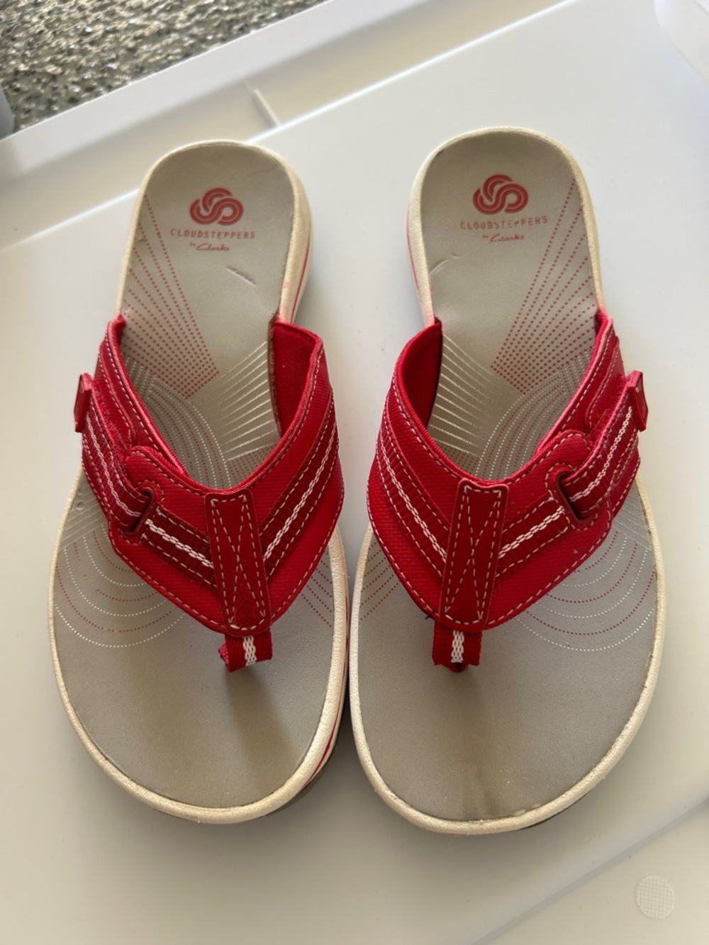 Clarks Cloudsteppers Women's Red and Beige Comfort Thong Sandals